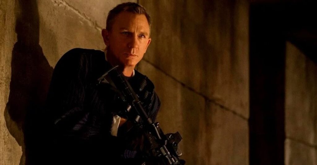 Roteiros falsos evitaram spoilers de 007 – Sem Tempo para Morrer Daniel Craig como James Bond (Reprodução)