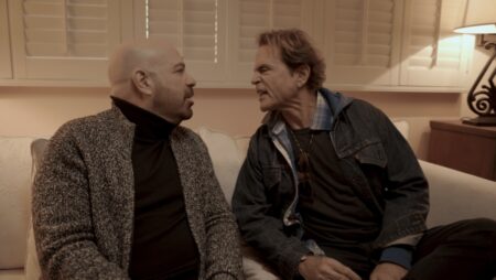 Cena de SMOTHERED (Reprodução / Amazon)