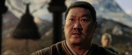 Benedict Wong como Wong no UCM (Reprodução / Marvel)