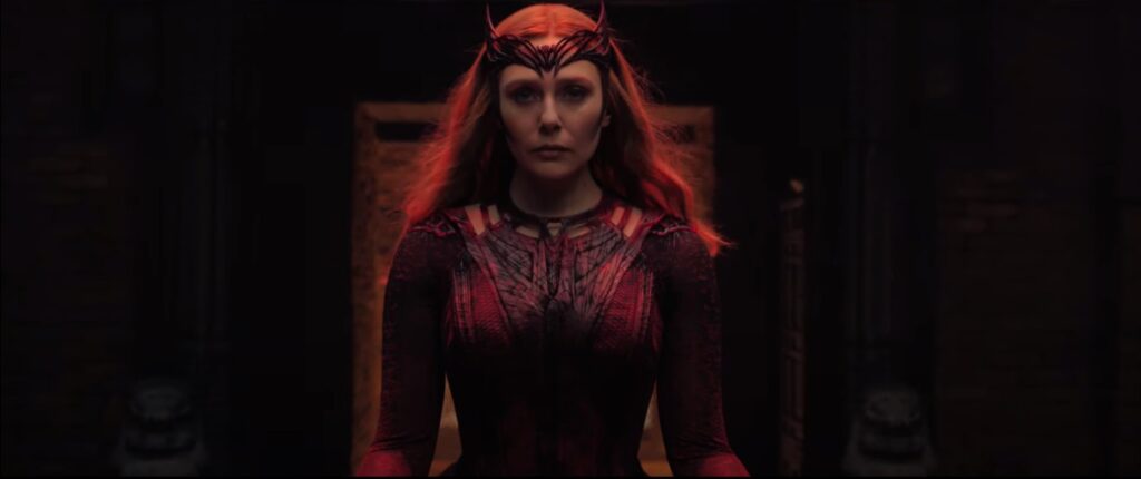 Conheça 5 VARIANTES poderosas da Feiticeira Escarlate nos quadrinhos Wanda/ Feiticeira Escarlate (Elizabeth Olsen) em Doutor Estranho 2 (Reprodução/ YouTube)