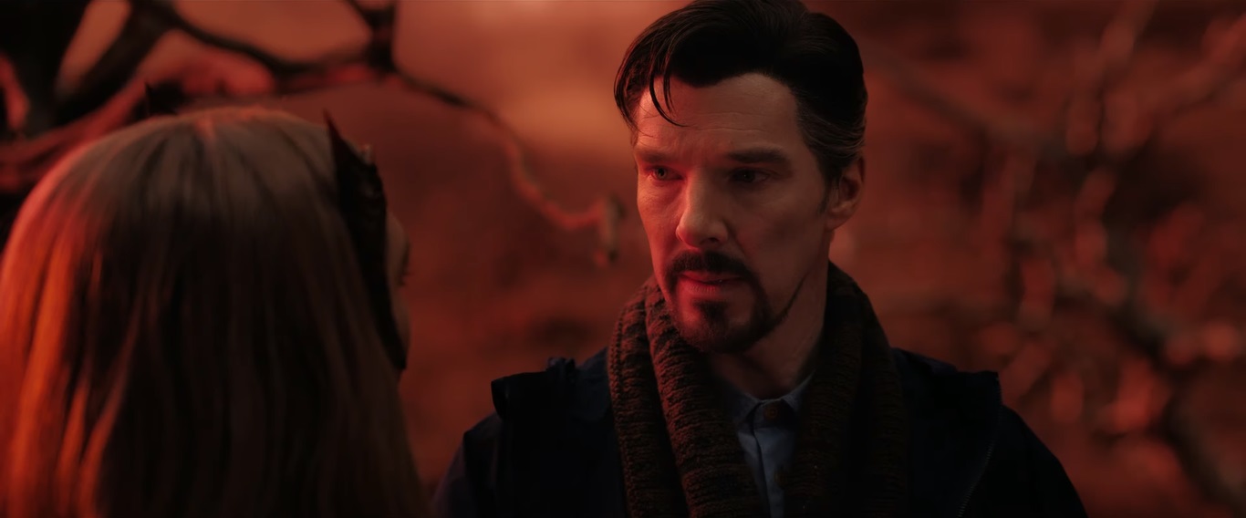 Stephen Strange (Benedict Cumberbatch) e Wanda Maximoff (Elizabeth Olsen) em Doutor Estranho 2 (Reprodução/ Marvel)