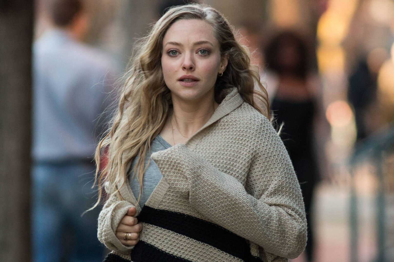 Amanda Seyfried entra para série de Tom Holland no Apple TV+ 16013434485f728fd8431ba 1601343448 3x2 rt
