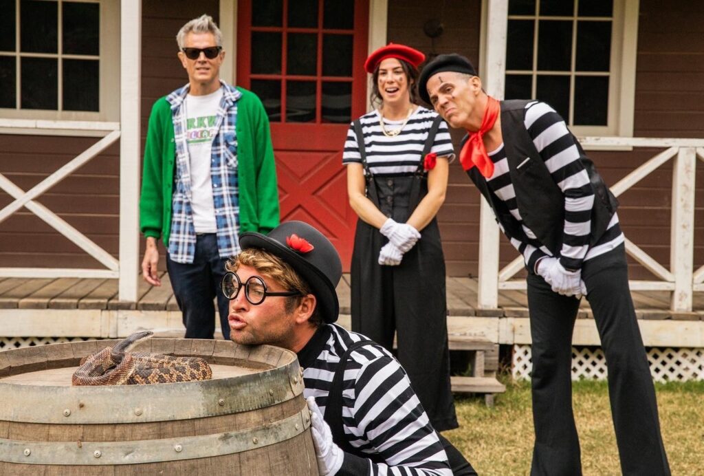 PETA denuncia Jackass Forever por maus tratos contra animais Jackass Forever (Reprodução / Paramount)