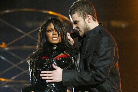 Janet Jackson revela conversa que teve com Justin Timberlake após incidente do Super Bowl Janet Jackson e Justin Timberlake no Super Bowl 2004