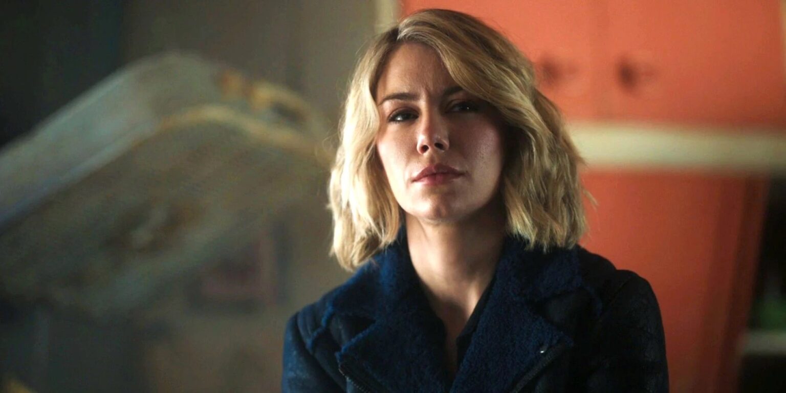 Mesmo namorando diretor, atriz de Pacificador ficou chocado com sua personagem Jennifer Holland como Harcourt em Pacificador (Reprodução / HBO Max)
