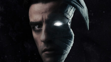 Saiba por que sotaque de Oscar Isaac em Cavaleiro da Lua é proposital Oscar Isaac em divulgação de Cavaleiro da Lua