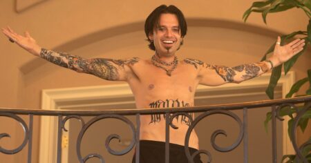 Sebastina Stan como Tommy Lee em Pam Tommy Divulgacao Hullu