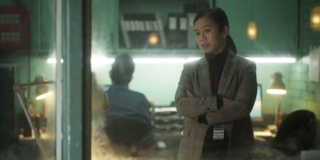 Sophie Song (Annie-Chang) em Peacemaker (Reprodução)