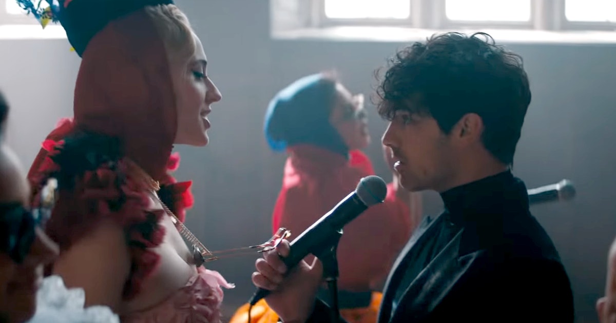 Sophie Turner e Joe Jonas no clipe de Sucker (Reprodução)