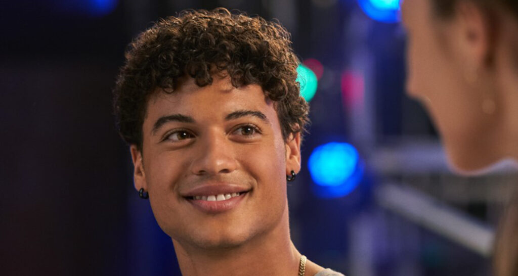 Tommy Jan Luis Castellanos em Crush a Altura 2 Reproducao