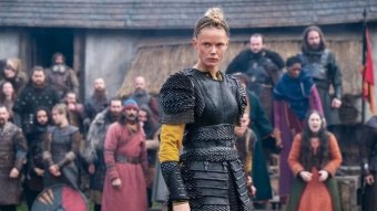 Frida Gustavsson como Freydis Eiriksdottir em Vikings: Valhalla (Reprodução / Netflix)