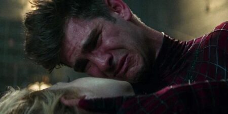 Andrew Garfield e Emma Stone em Cena de O Espetacular Homem-Aranha 2 (Reprodução / Sony)