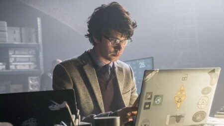 Ben Whishaw é Q em 007: Sem Tempo Para Morrer (Reprodução)