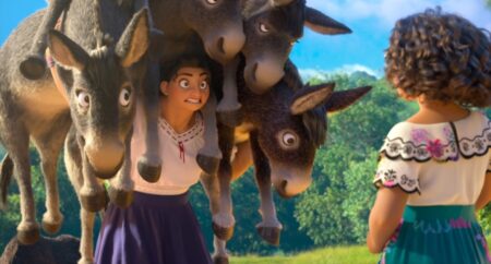 Por que dons da família Madrigal não são chamados de superpoderes? Luisa e Mirabel em Encanto (Reprodução / Disney)