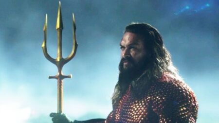 John Cena comenta participação da Liga da Justiça em Pacificador Jason Momoa como Aquaman em Pacificador (Reprodução / HBO Max)