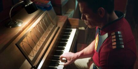 John Cena em cena de Pacificador (Reprodução / HBO Max)