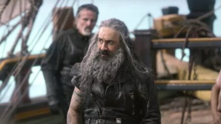 Taika Waititi como Barba Negra em Our Flag Means Death (Reprodução / HBO Max)