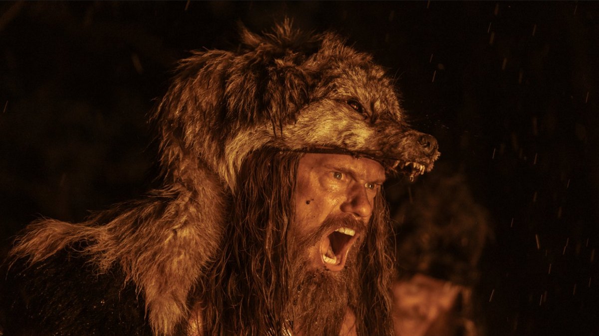 Alexander Skarsgård como Amleth em O Homem do Norte (Divulgação)