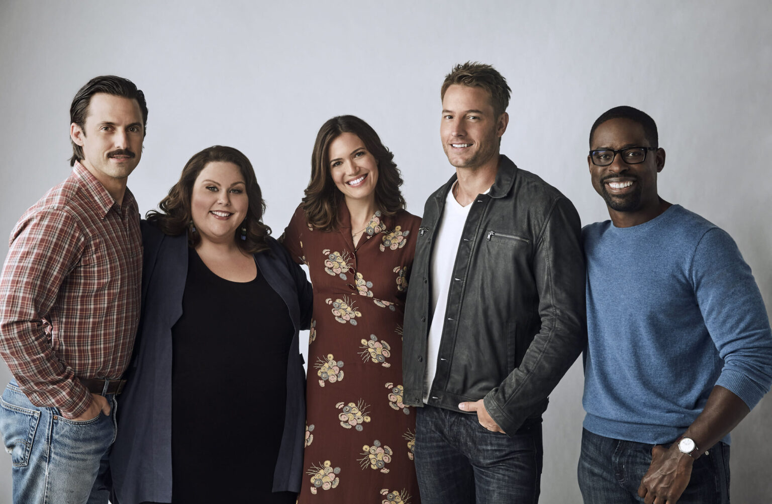 Criador de This Is Us quer fazer filme dos Pearsons após fim da série Jack (Milo Ventimiglia), Kate (Chrissy Metz), Rebecca (Mandy Moore), Kevin (Justin Hartley) e Randall (Sterling K. Brown), de This is Us