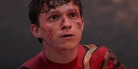 Conheça diferenças entre o Homem-Aranha de Tom Holland e a versão de Tobey Maguire Tom Holland em Homem-Aranha: Sem Volta para Casa (Reprodução / Marvel)