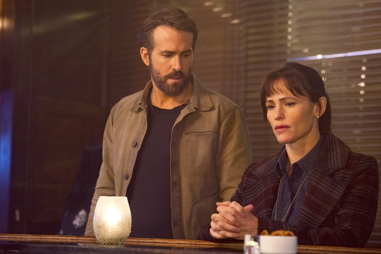 Jennifer Garner explica porque O Projeto Adam é tão especial 1 Adam Ryan Reynolds e Ellie Jennifer Garner em cena de O Projeto Adam Divulgacao 1