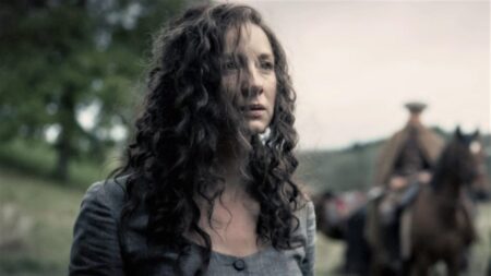 Claire Caitriona Balfe em Outlander Reproducao