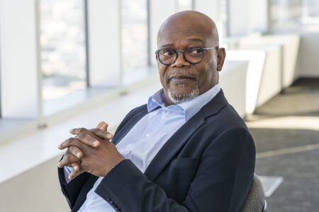 Samuel L. Jackson detona comediante acusado de racismo Samuel L. Jackson em Death to 2020