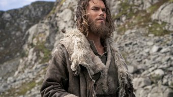 Leif Erikson (Sam Corlett) em Vikings Valhalla (Reprodução)