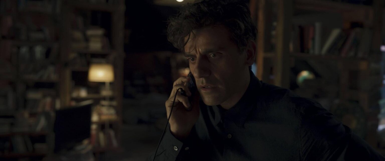 Diretor de Cavaleiro da Lua fala sobre o futuro do herói no MCU Oscar Isaac como Steven Grant em Cavaleiro da Lua