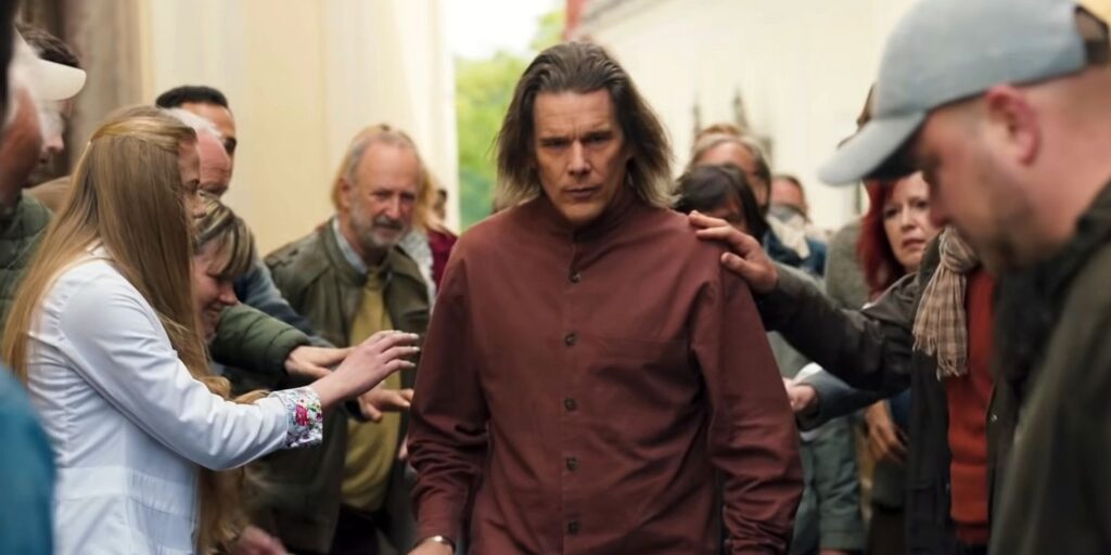 Ethan Hawke é Arthur Harrow em Cavaleiro da Lua (Reprodução)