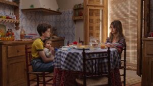 Ana (Milena Smit) e Janis (Penelope Cruz) em Mães Paralelas