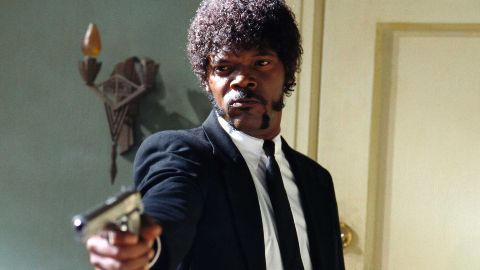Samuel L. Jackson dispara sobre Oscar após nunca ganhar prêmio: “Não paga meu salário” Samuel L. Jackson em Pulp Fiction