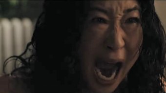 Sandra Oh enfrenta o espírito raivoso de sua mãe em Umma (Reprodução)