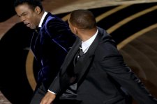 Will Smith dá tapa na cara de Chris Rock durante o Oscar
