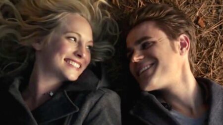Caroline Candice King e Stefan Paul Wesley em The Vampire Diaries Reproducao