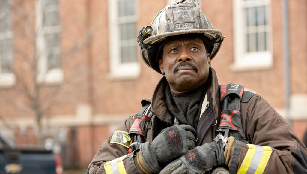 Chicago Fire | Eamonn Walker não teme cenas perigosas, mas se impressiona com detalhe da produção Wallace Boden (Eamonn Walker) em Chicago Fire