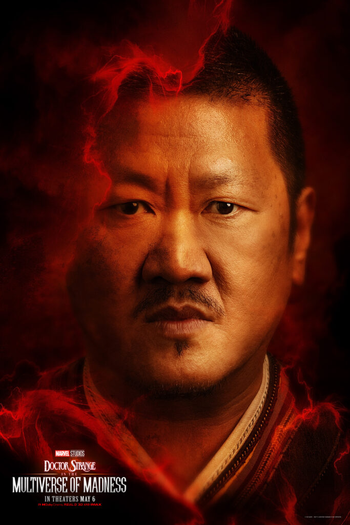 BenedictBenedict Wong (Wong) em pôster de Doutor Estranho 2 Cumberbatch (Doutor Estranho) em pôster de Doutor Estranho 2