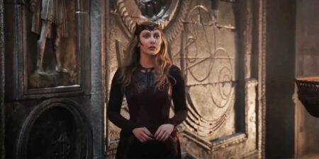 Feiticeira Escarlate Elizabeth Olsen em Doutor Estranho 2 Reproducao