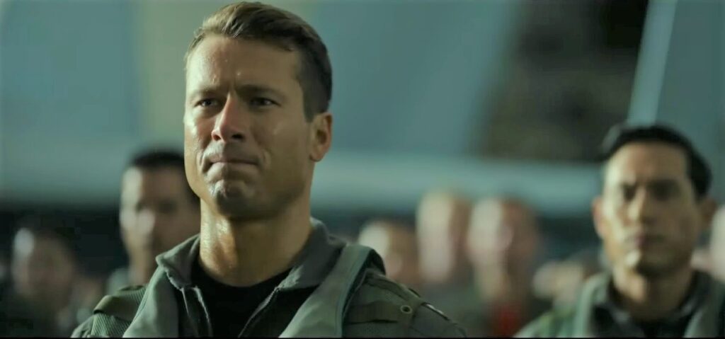 Ator ganha ‘papel de consolação’ em Top Gun: Maverick e é convencido por Tom Cruise a aceitar Glen Powell