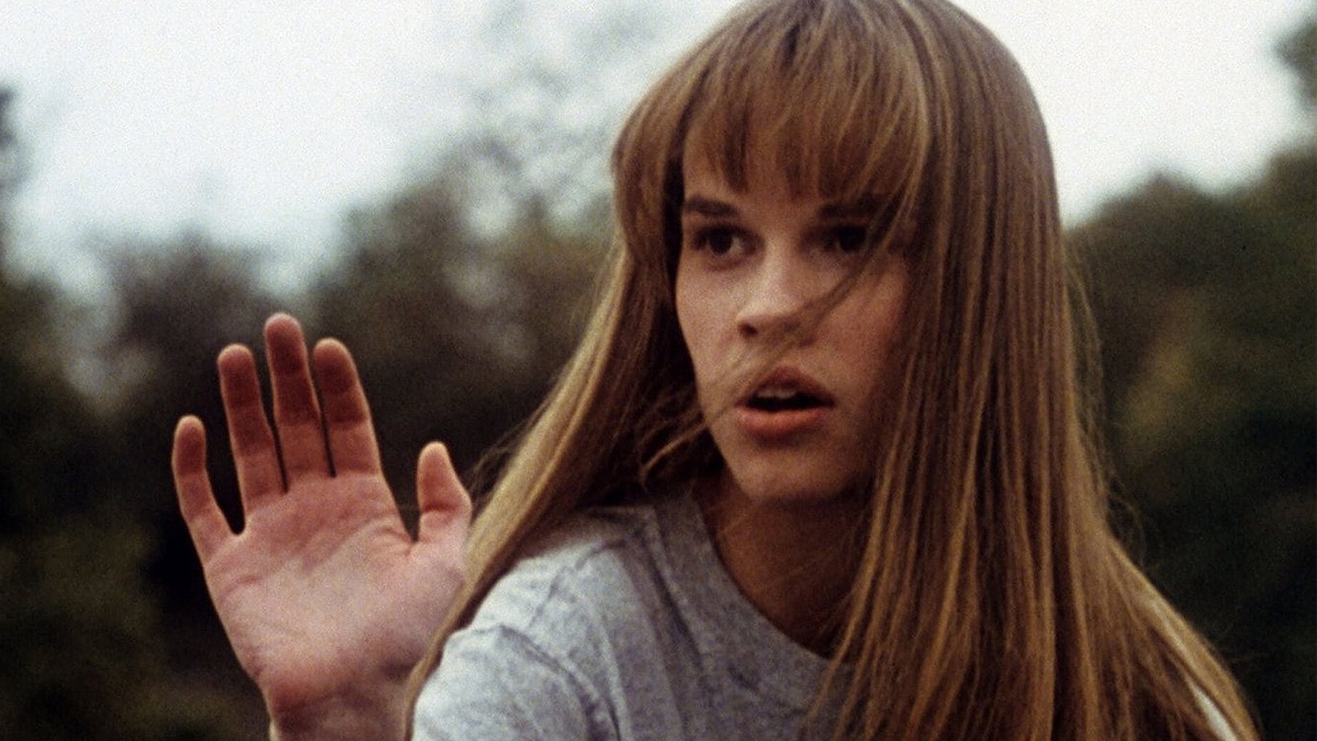 Atores de Cobra Kai querem Hilary Swank em nova temporada 1 Hilary Swank como Julie Pierce em Karate Kid 4 A Nova Aventura Reproducao Youtube