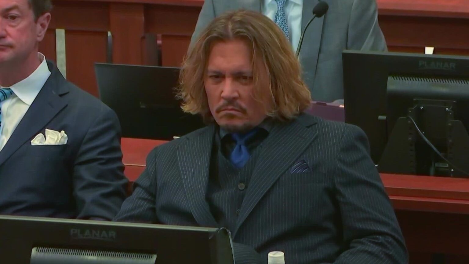 Johnny Depp deve depor hoje em processo contra Amber Heard Johnny Depp em tribunal