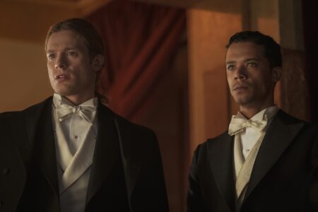 Lestat Sam Reid e Louis Jacob Anderson em cena de Entrevista com o Vampiro Divulgacao AMC
