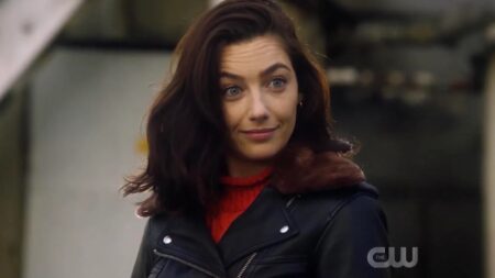 Natalie Dreyfuss e Sue Dearbon em The Flash Reproducao Youtube