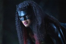 Javicia Leslie em Batwoman (Reprodução / The CW)