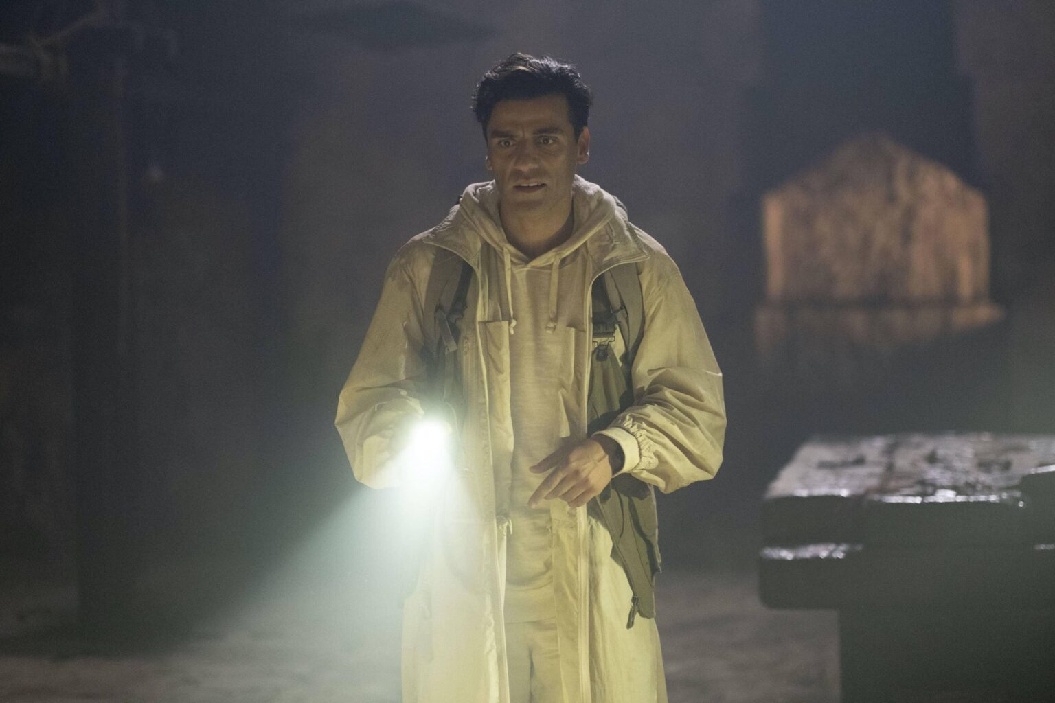 Ator de Cavaleiro da Lua conta que momento de episódio foi inspirado em meme Oscar Isaac como Marc Spector/Steven Grant em Cavaleiro da Lua