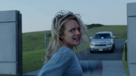 O que falta para O Homem Invisível 2 acontecer? Elizabeth Moss em O Homem Invisível (Reprodução)