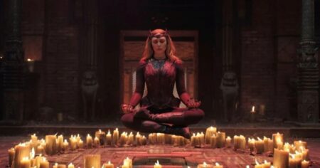 Confira quais são os filmes da Marvel depois de Doutor Estranho 2 Elizabeth Olsen como Feiticeira Escarlate em Doutor Estranho 2 (Reprodução / Marvel)