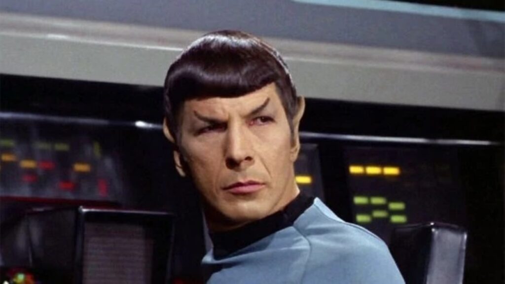 Leonard Nimoy quase perdeu seu papel em Star Trek Leonard Nimoy como Spock em Star Trek (Reprodução)