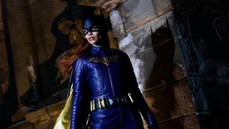 Leslie Grace como Batgirl (Reprodução / DC)