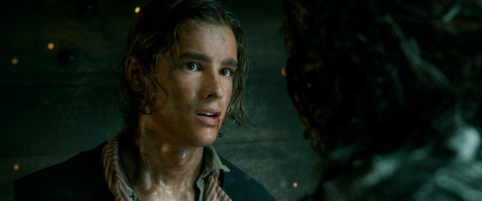 Henry Turner Brenton Thwaits em Piratas do Caribe 5 Reproducao